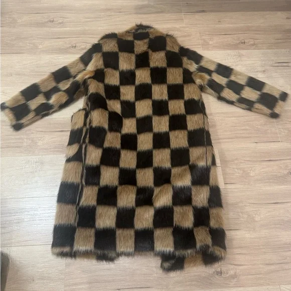 UGG Black and Tan Checkered Faux Fur Coat - Picture 5 of 5